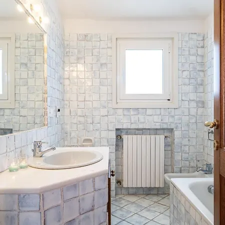 Luxuryvilla Con Piscina E Privacy In Centro Villa *